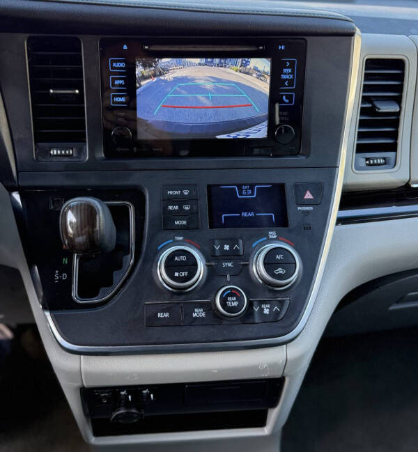 2017 Toyota Sienna XLE 7-Passenger