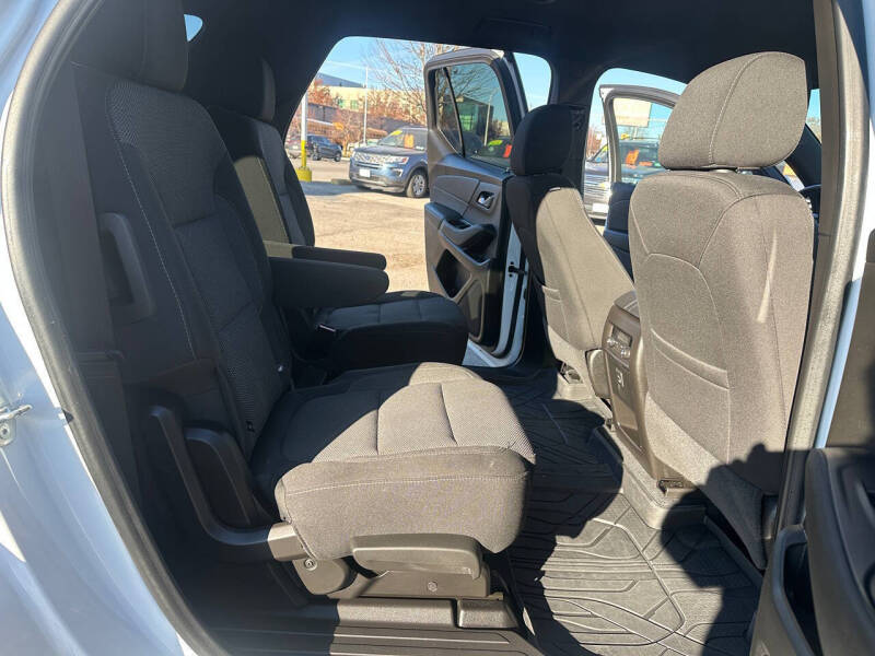 2022 Chevrolet Traverse LT Cloth