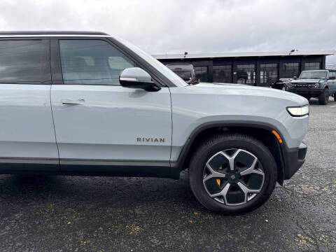 2023 Rivian R1S Adventure