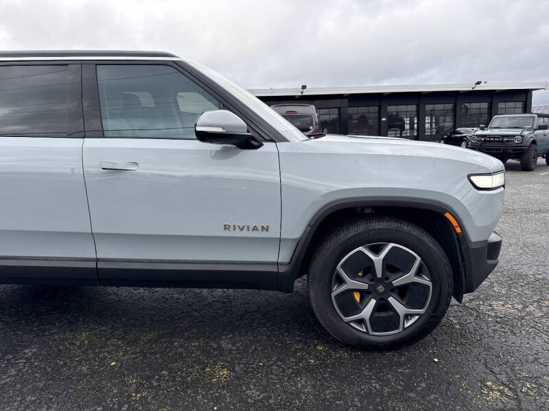 2023 Rivian R1S Adventure