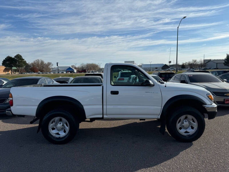 2004 Toyota Tacoma Base photo 15