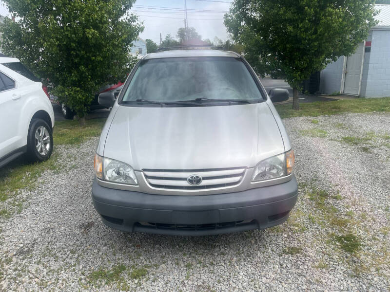 2002 Toyota Sienna CE
