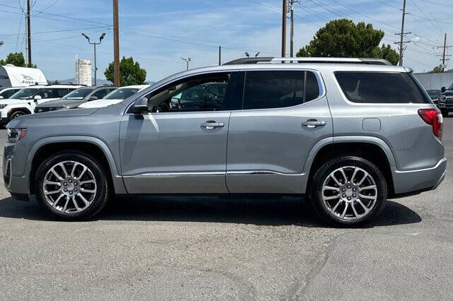 2023 GMC Acadia Denali