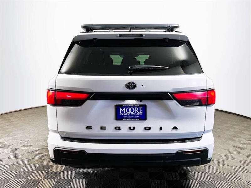 2024 Toyota Sequoia SR5