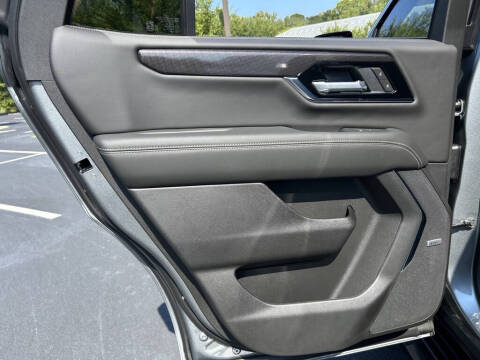 2025 GMC Yukon Elevation