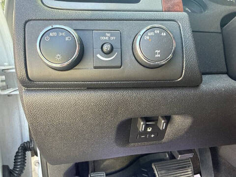 2012 Chevrolet Avalanche LS