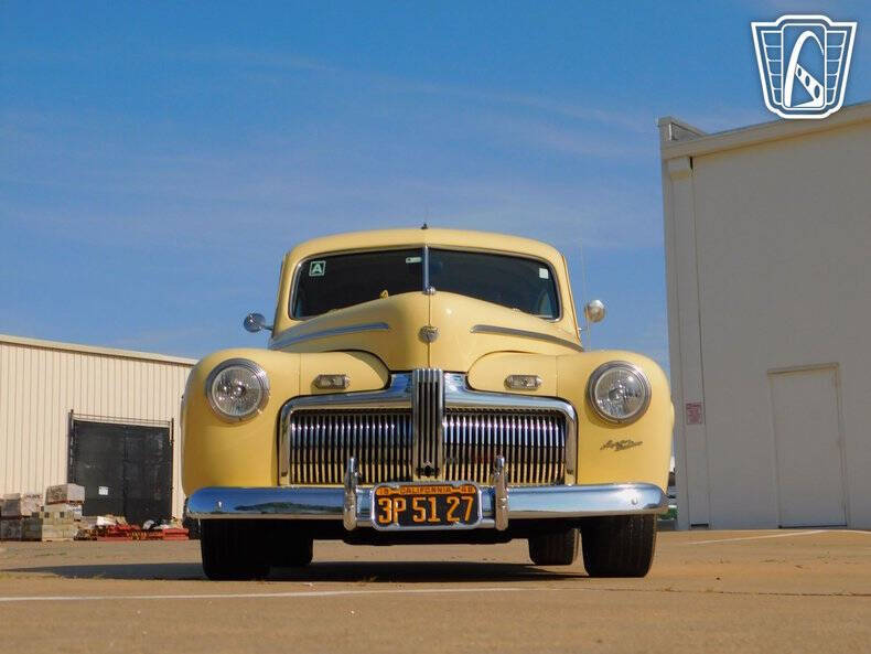 1942 Ford Super Deluxe