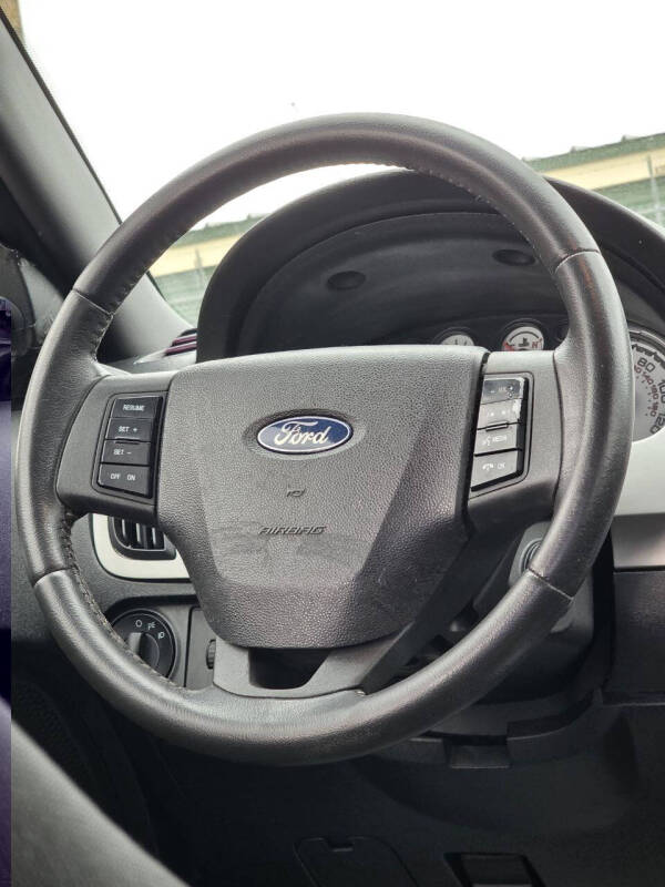 2011 Ford Focus Sport SES