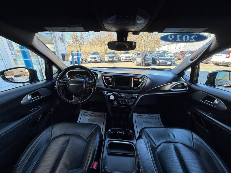 2019 Chrysler Pacifica Touring L