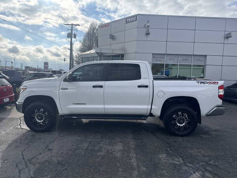 2014 Toyota Tundra SR5