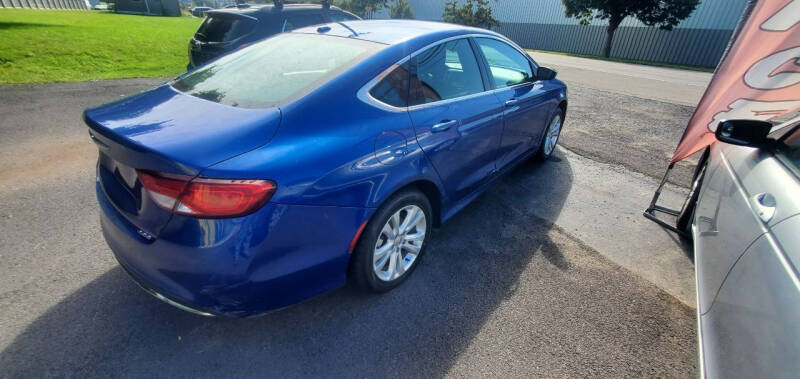 2015 Chrysler 200 Limited photo 3