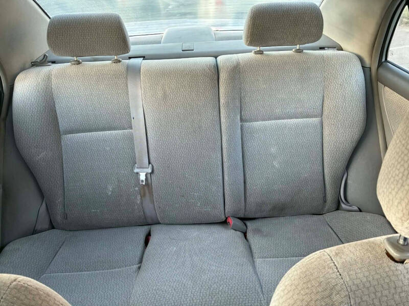 2004 Toyota Corolla LE