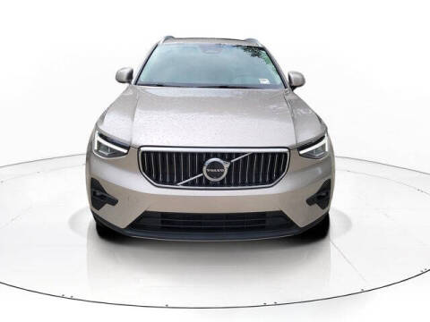 2024 Volvo XC40 B5 Plus Bright Theme
