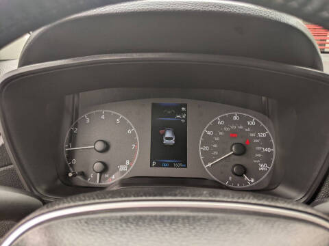 2025 Toyota Corolla Cross LE