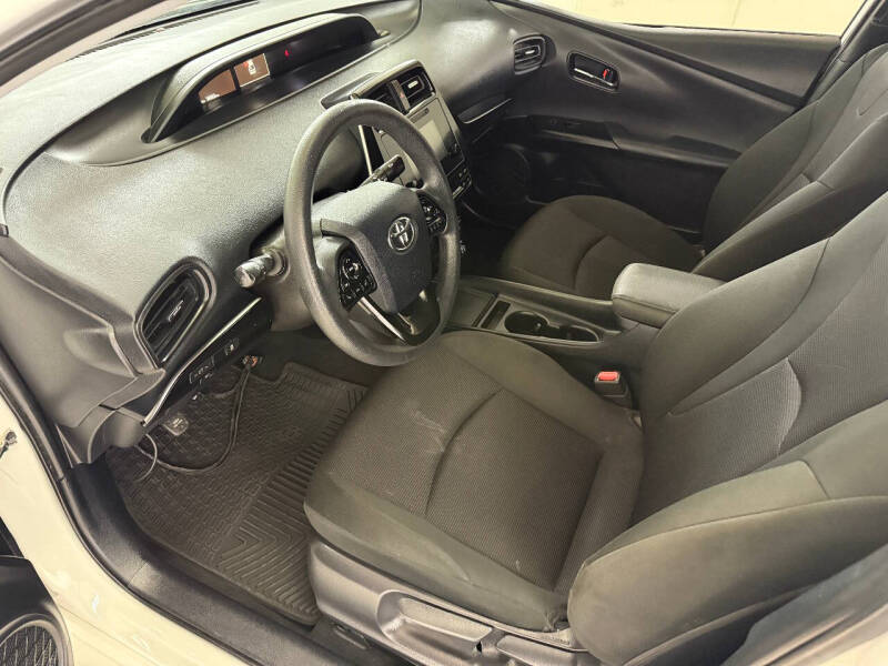 2019 Toyota Prius L Eco