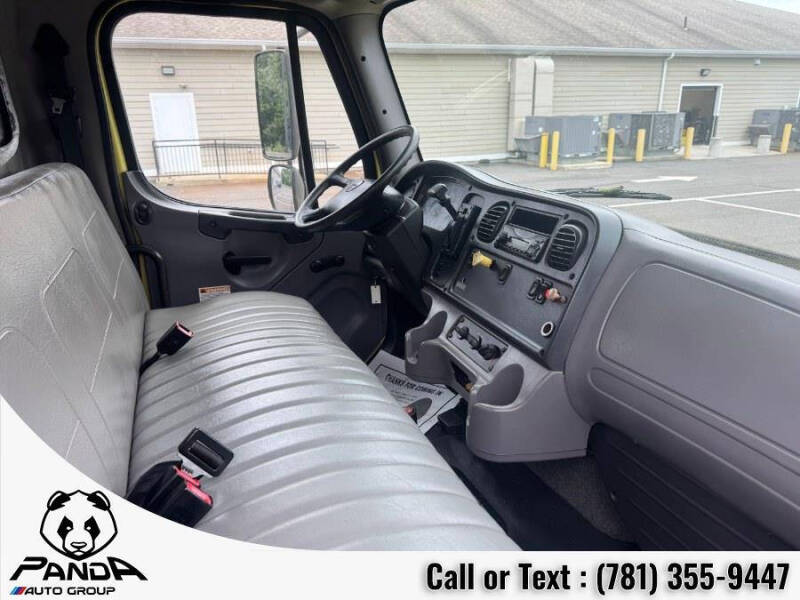 2012 Freightliner M2 106
