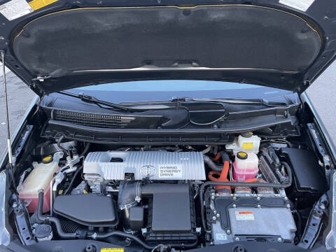 2012 Toyota Prius v Three