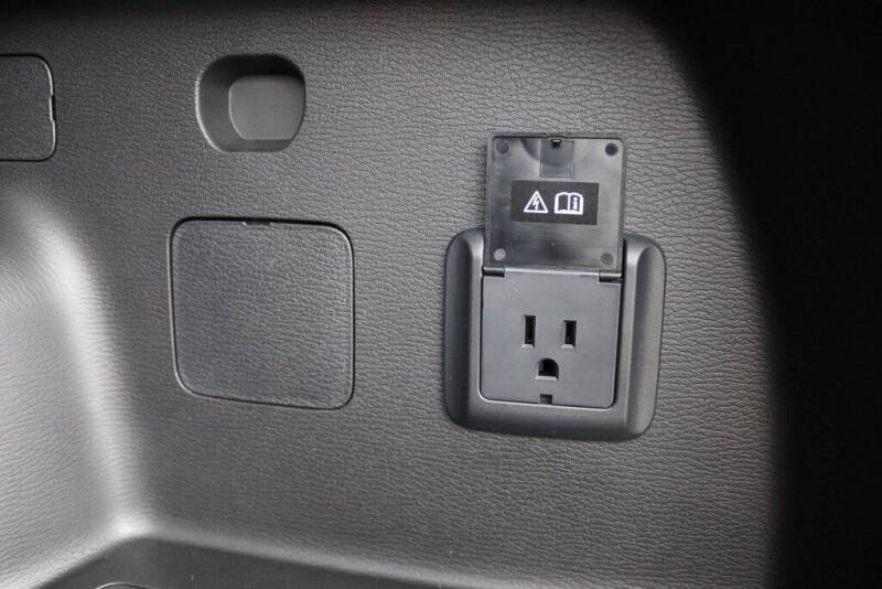 2025 Mitsubishi Outlander PHEV SEL