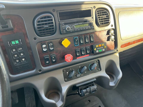 2015 Freightliner M2 112