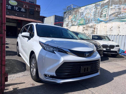 2022 Toyota Sienna XLE 7-Passenger