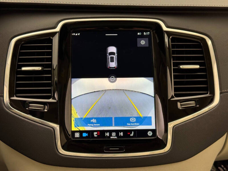 2023 Volvo XC90 Recharge T8 Ultimate Dark Theme