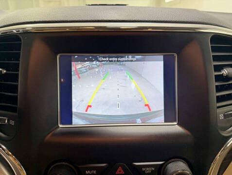 2019 Jeep Grand Cherokee Laredo E