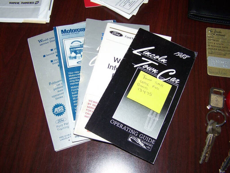 1988 Lincoln Town Car Signature