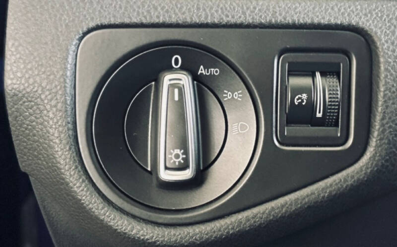 2017 Volkswagen e-Golf SE