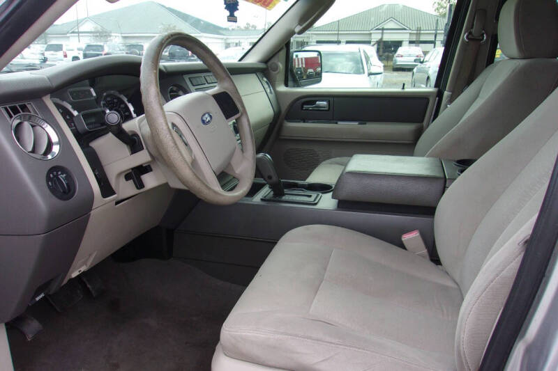 2007 Ford Expedition XLT photo 9