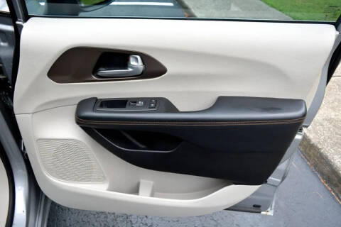 2017 Chrysler Pacifica Touring