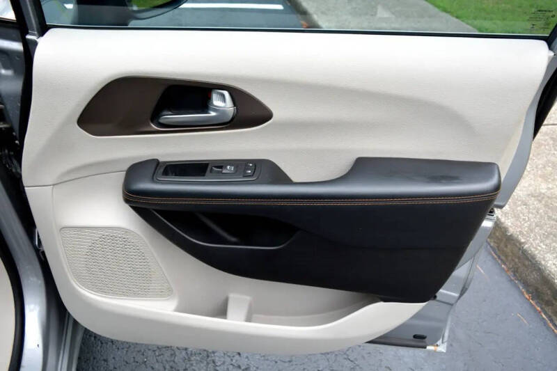 2017 Chrysler Pacifica Touring