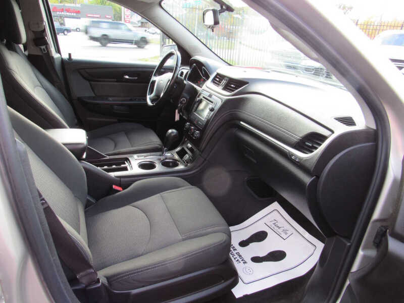 2017 Chevrolet Traverse LT