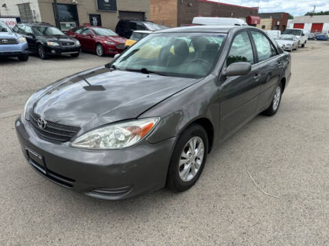 2004 Toyota Camry for sale at AUTOSAVIN in Villa Park IL