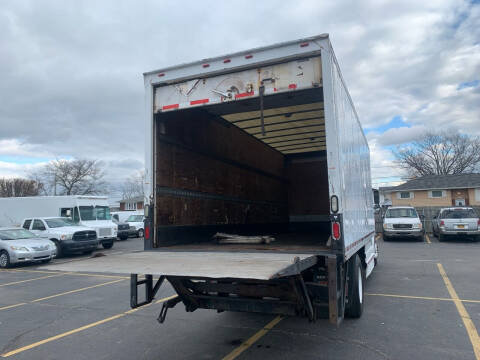 2012 Freightliner M2 106