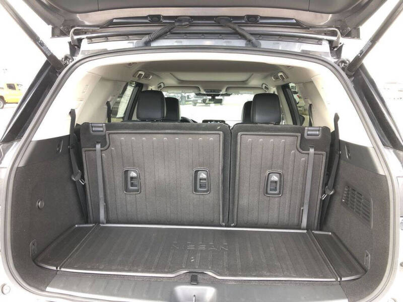 2023 Nissan Pathfinder Platinum