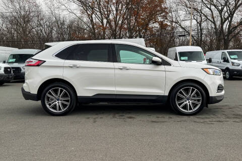 2022 Ford Edge Titanium