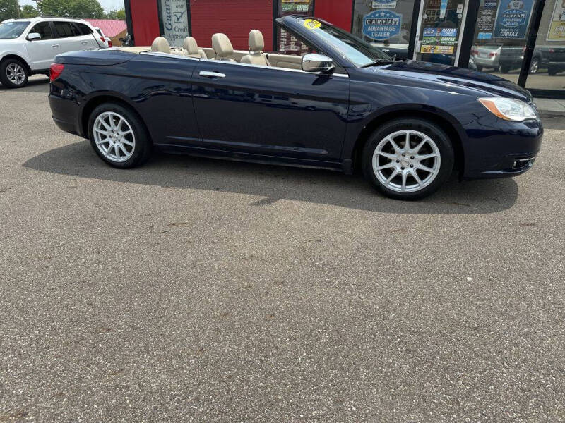 2013 Chrysler 200 Limited photo 8