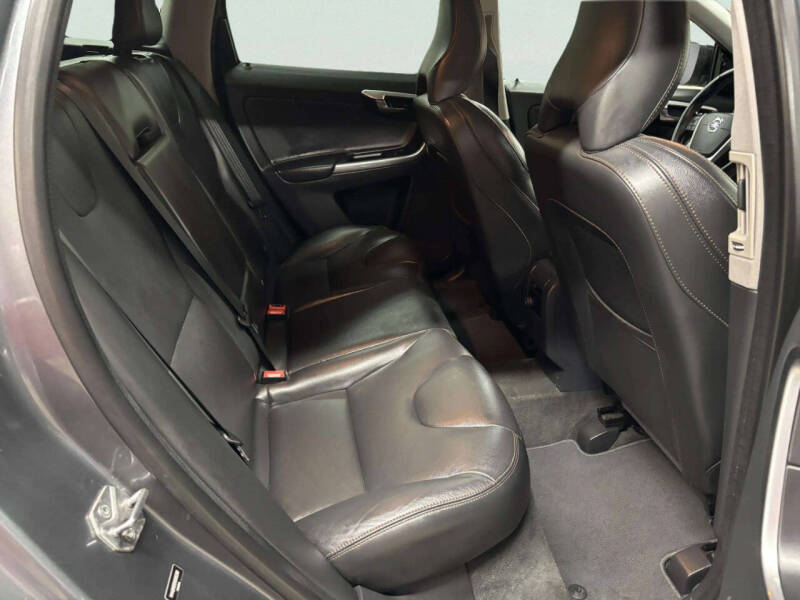 2017 Volvo XC60 T5 Dynamic