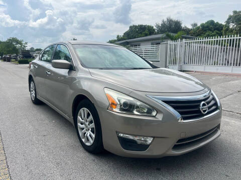 2013 Nissan Altima for sale at MIAMI FINE CARS & TRUCKS in Hialeah FL