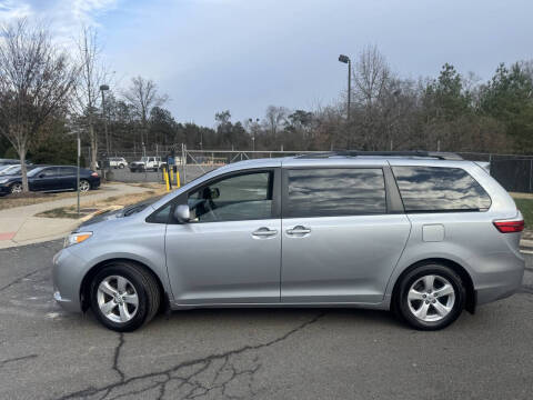 2015 Toyota Sienna LE 7-Passenger Auto Access Seat