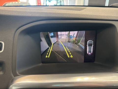 2018 Volvo V60 Cross Country T5 Platinum