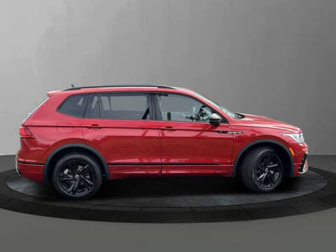 2024 Volkswagen Tiguan SE R-Line Black