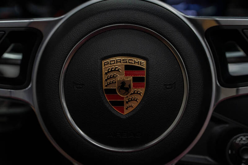2017 Porsche 911 Carrera