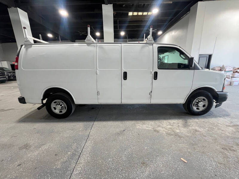 2017 Chevrolet Express 2500