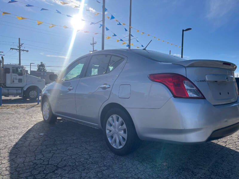 2019 Nissan Versa SV