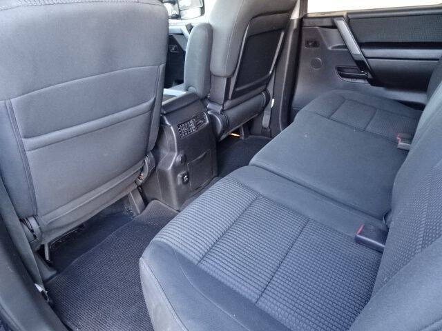 2014 Nissan Titan SV