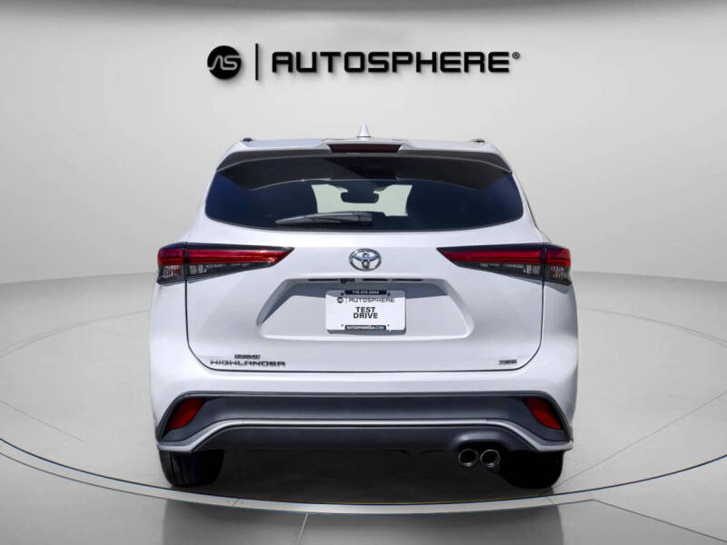 2022 Toyota Highlander XSE