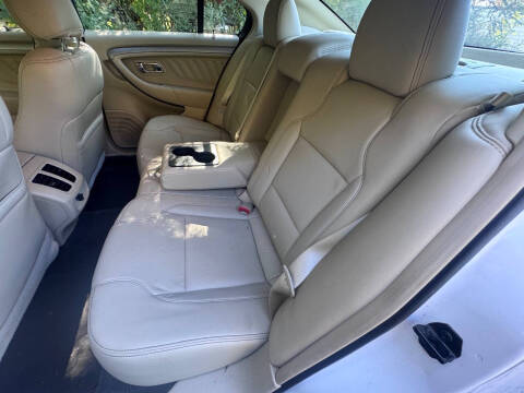 2017 Ford Taurus SEL