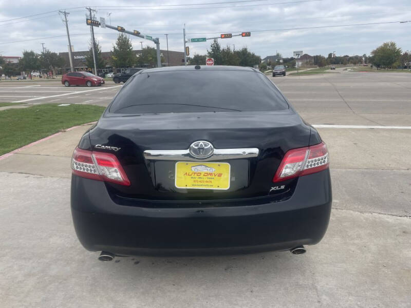 2011 Toyota Camry XLE photo 6