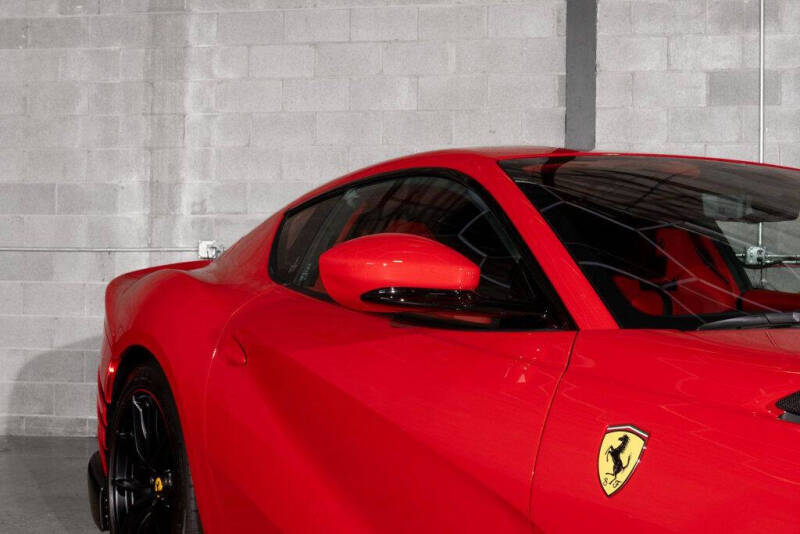 2022 Ferrari 812 Competizione